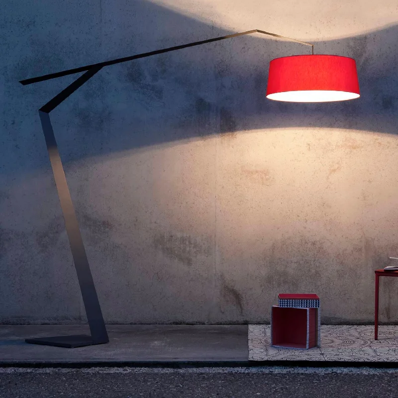 Victorian Style Floor Lamp for Traditional and Elegant InteriorsGrus Floor Lamp