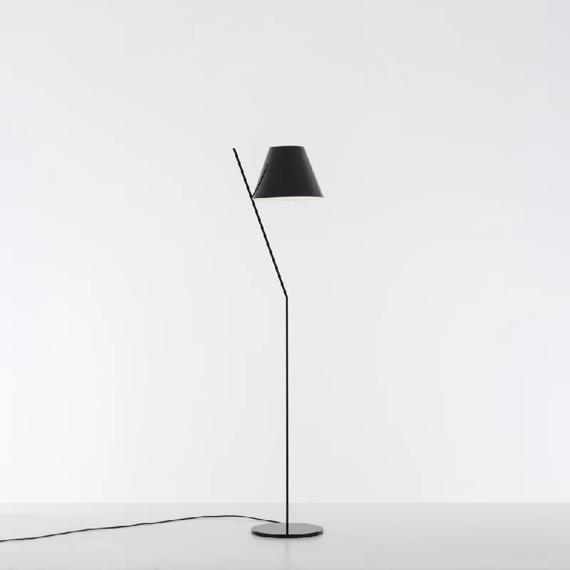 Rustic Farmhouse Style Floor Lamp for Cozy BedroomsLa Petite Floor
