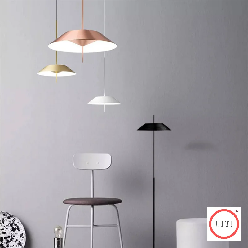 Industrial Style Ceiling Lights with Exposed Bulbs and Metal CagesFancy Romantic Decor LED Pendant Light